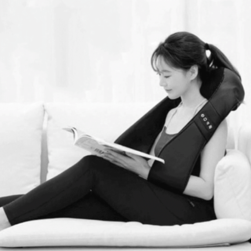 https://www.domestify.com/cdn/shop/products/panther-neck-and-shoulder-massager-with-heat-ml009-28681671475271.png?v=1651097312&width=800